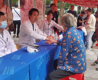 同心筑健康 服務(wù)暖民心——中國(guó)民主同盟湖北省委員會(huì)健康咨詢(xún)服務(wù)紀(jì)實(shí)